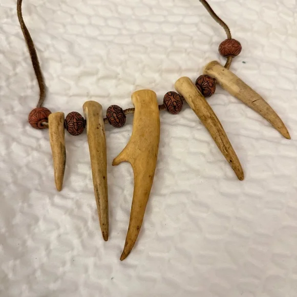 Natural Bone and Bead Necklace Tribal Antler Fang Statement Necklace - Picture 3 of 3